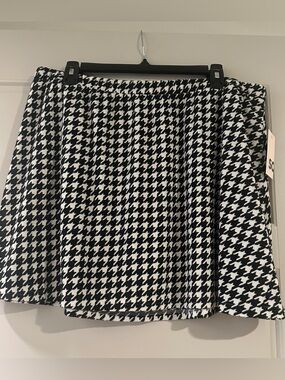 SO Black & White Houndstooth A-Line Mini Skirt